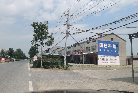 嘉鱼如何能保证墙体广告的醒目性？